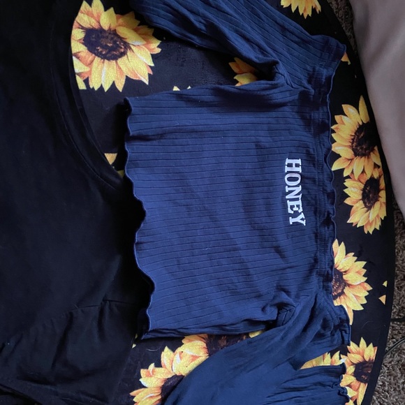 Bunch of small clothes - Picture 12 of 16